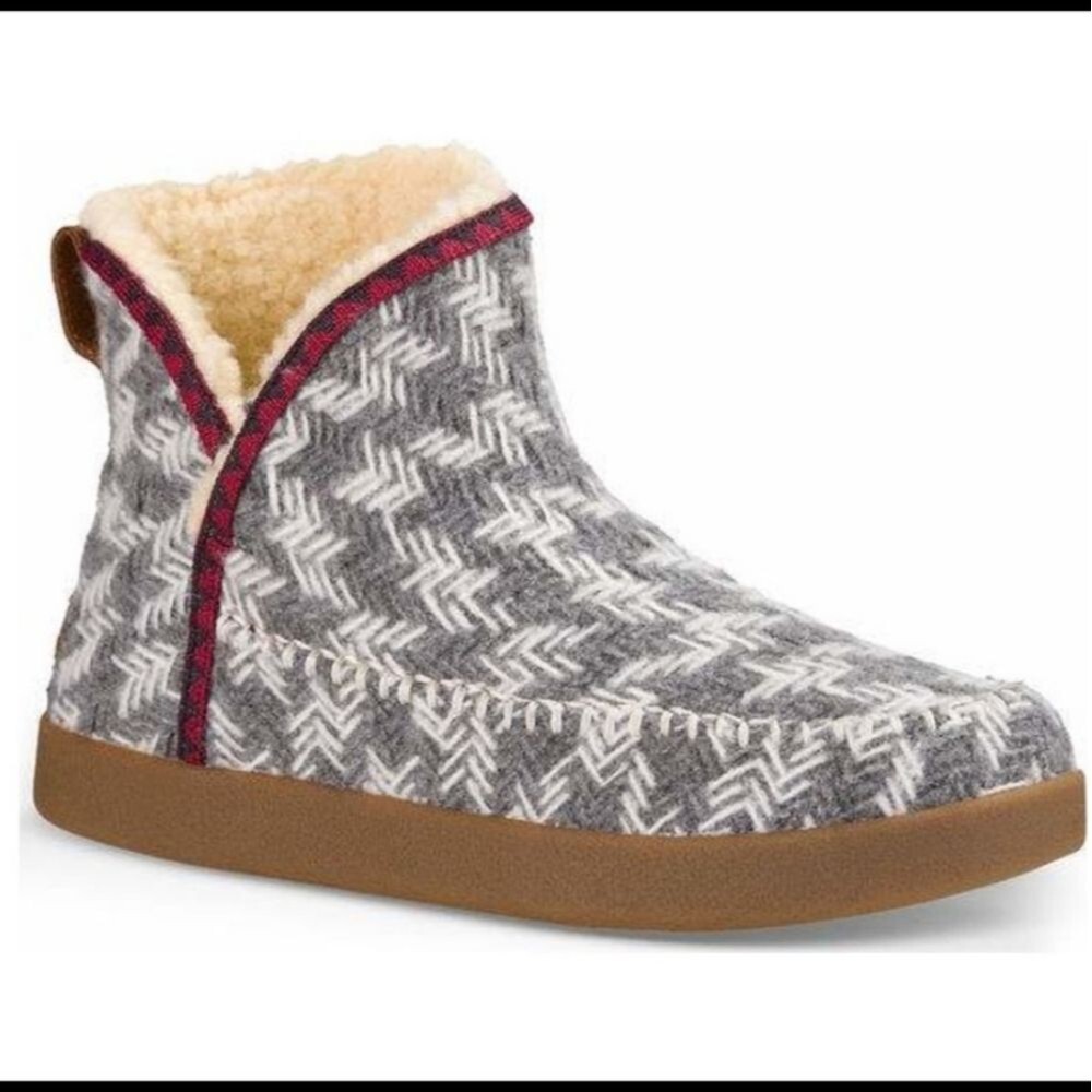 Sanuk Bootah Ankle Booties